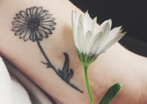 22 Daisy Tattoos