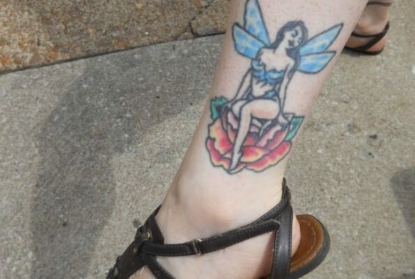 35 Beautiful Foot Tattoo Designs For Girls